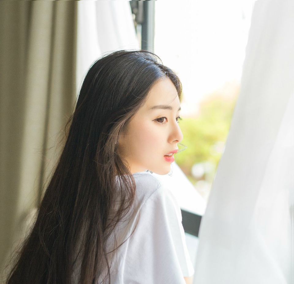 “多则一月，少则半月，我必有消息。”庞统认真的看向魏延：“阆中大营有我们的细作，会定期送消息过来，如果我真出了事，便立刻发兵，倒时阆中必乱！”